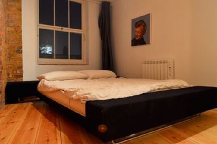 Room 6 of 15