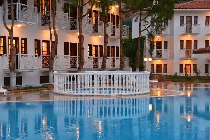 Hotel with Pool