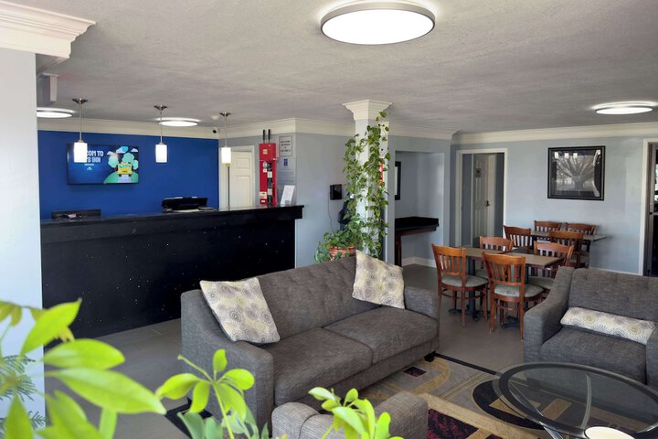 Breakfast/Coffee Service 17 of 25