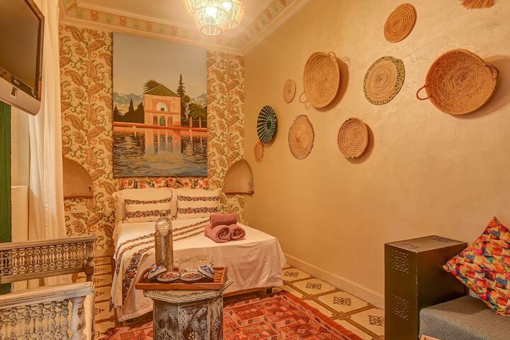 Room 33 of 150