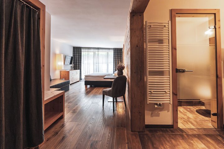 Room 80 of 147