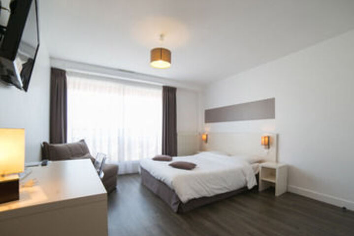 Room 27 of 60