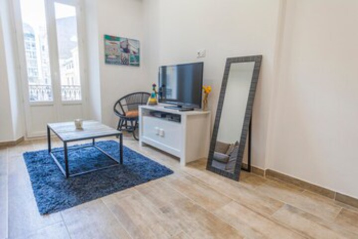 Room 9 of 15
