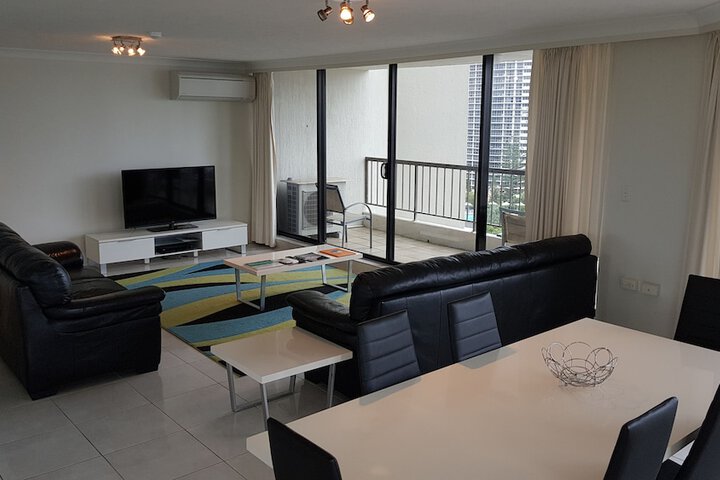 Room 3 of 83