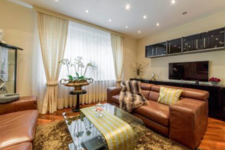 4892 Privatapartment List