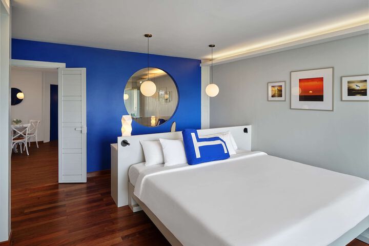 Room 15 of 60