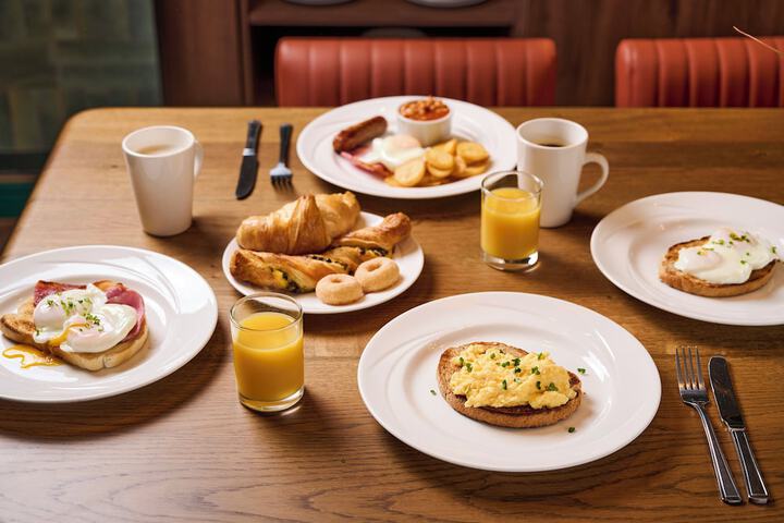 Breakfast/Coffee Service 101 of 144