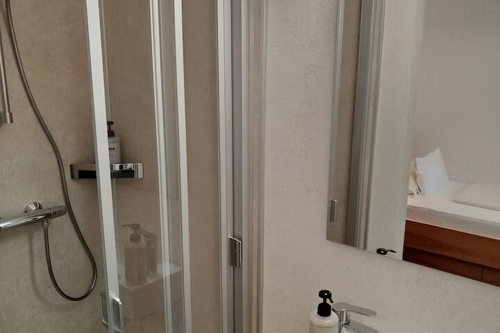 Room 39 of 65