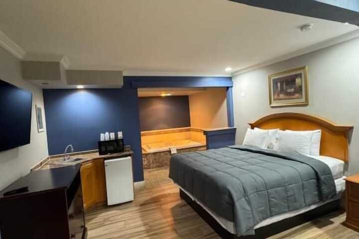 Room 18 of 36