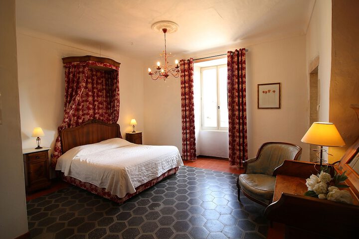 Room 22 of 48