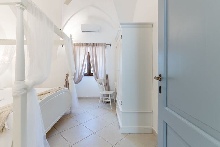 Room 16 of 125