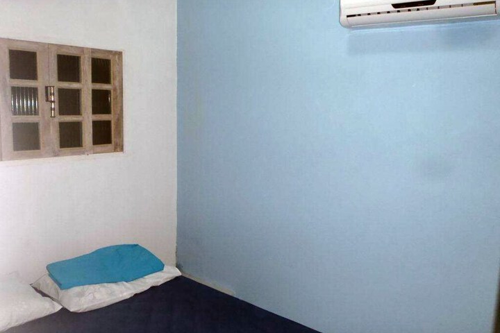 Room 13 of 72