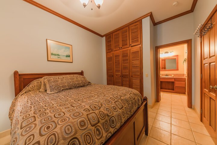 Room 2 of 168