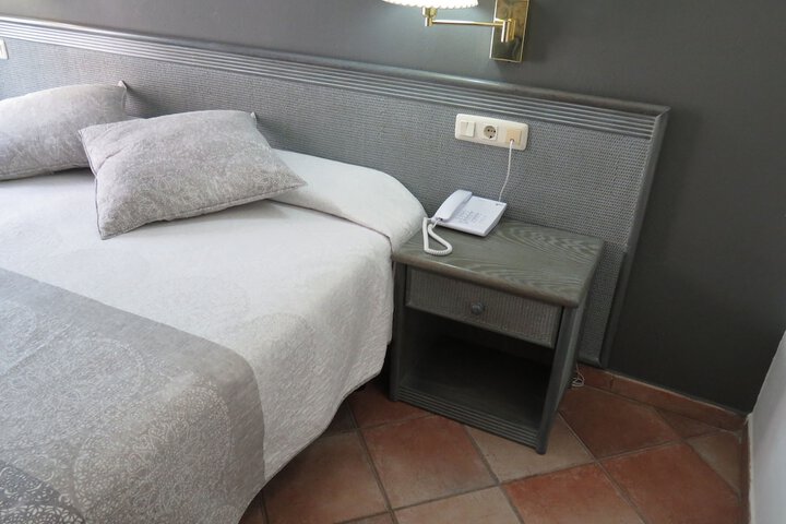 Room 20 of 102