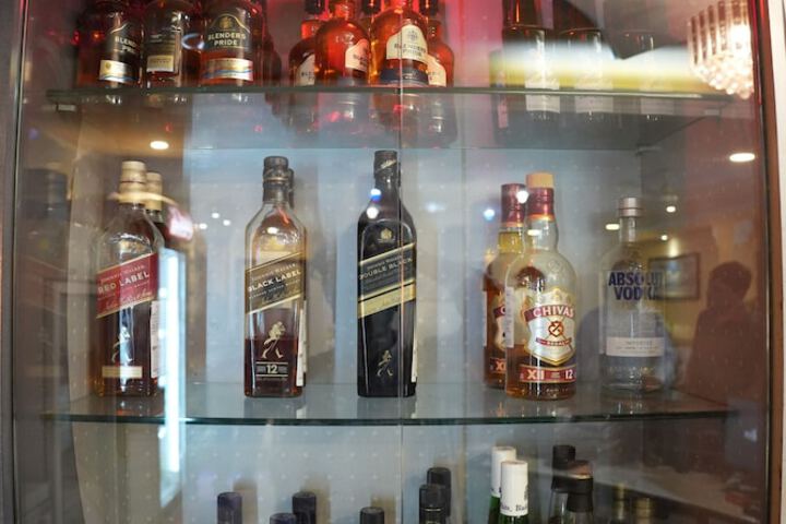 Lounge 120 of 132