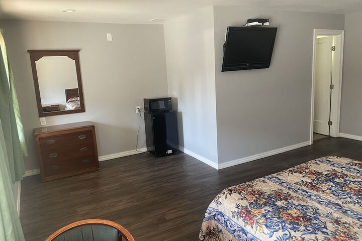 Room 10 of 37