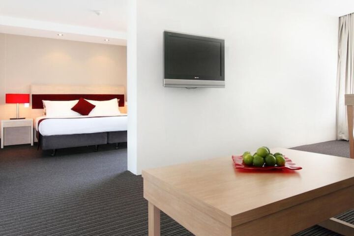 Room 5 of 27
