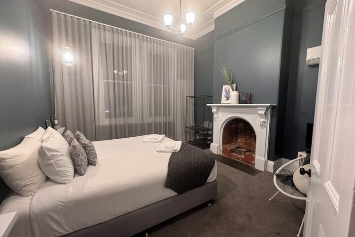 Room 5 of 49