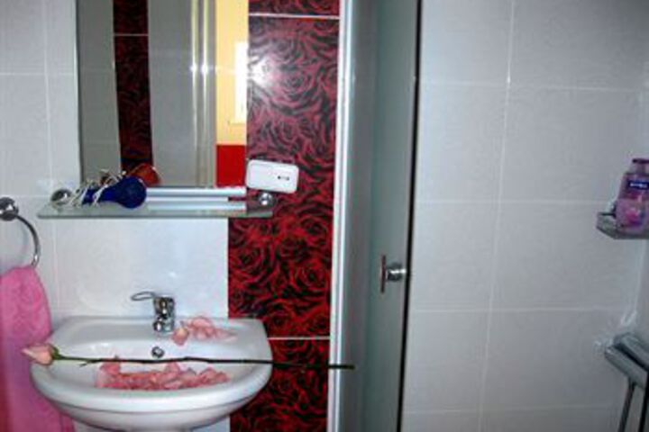 Room 3 of 44