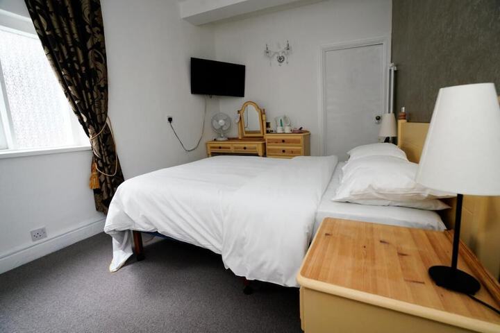 Room 45 of 79