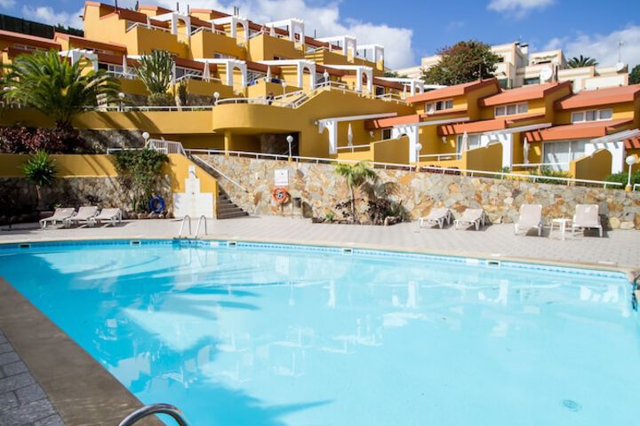 Pool Hotel