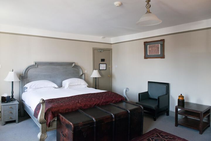 Room 7 of 98