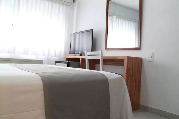 Room 27 of 102