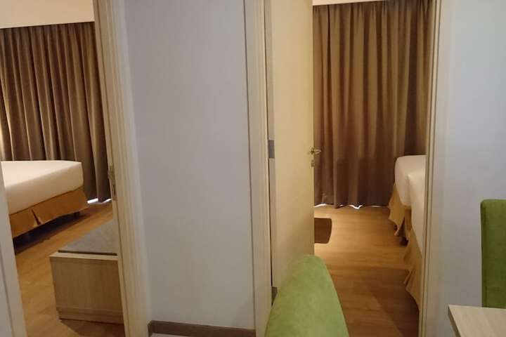 Room 18 of 90