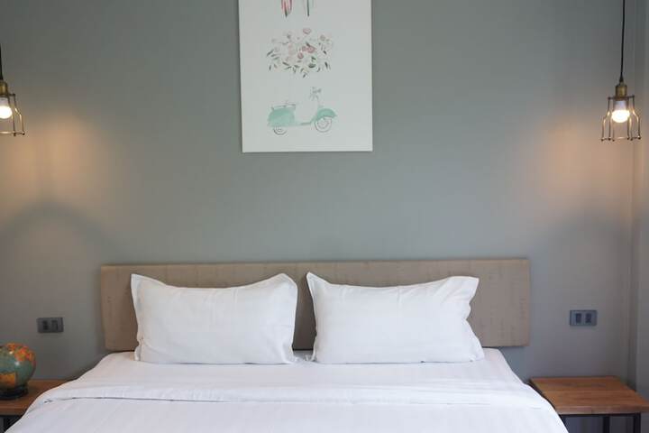 Room 28 of 49