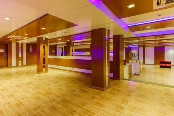 Ballroom/Hall 30 of 32