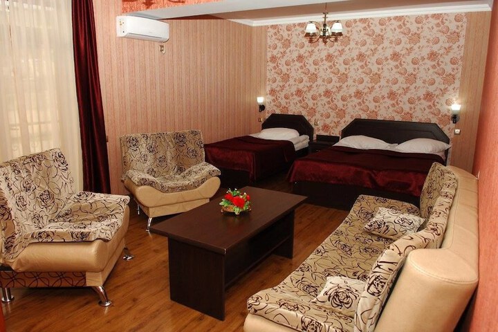 Room 3 of 33
