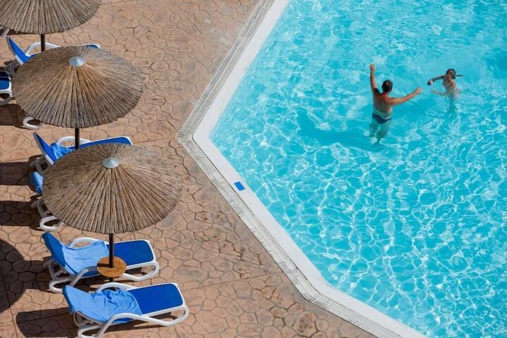 Pool 34 of 82