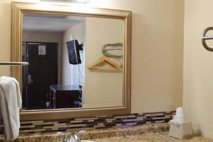 Room 15 of 20