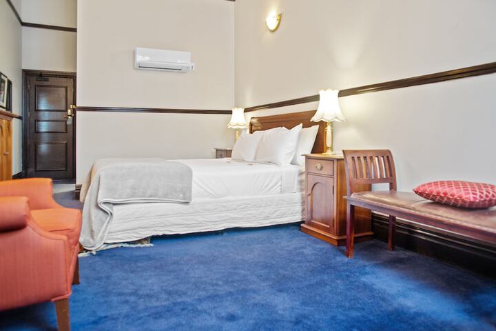 Room 12 of 24