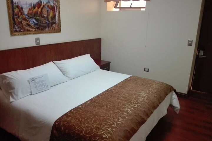 Room 10 of 48