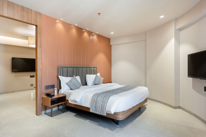 Room 5 of 20