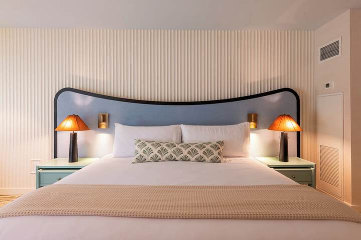 Room 47 of 105