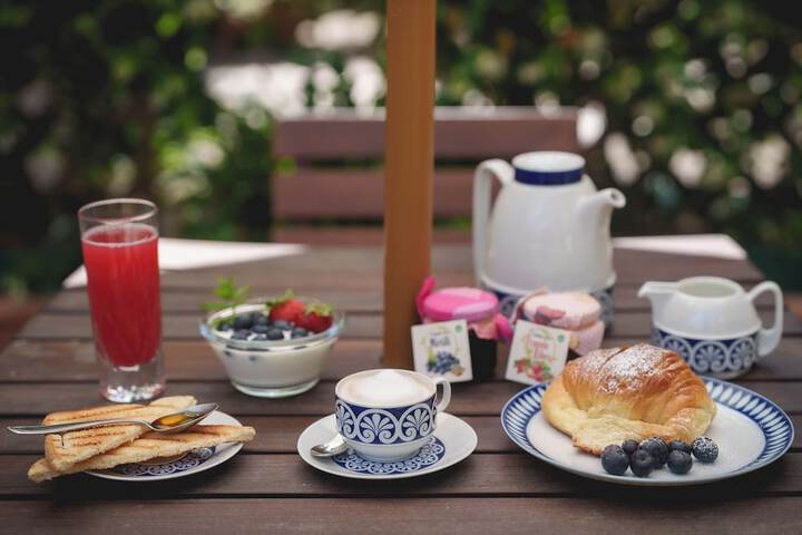 Breakfast/Coffee Service 22 of 29