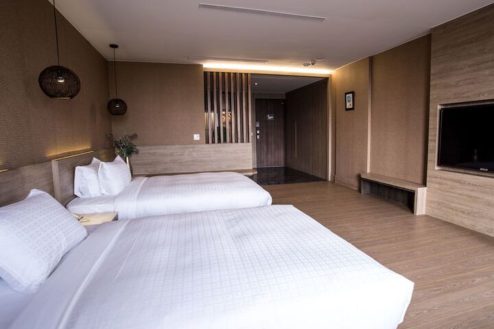 Room 9 of 21