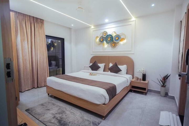 Room 10 of 34