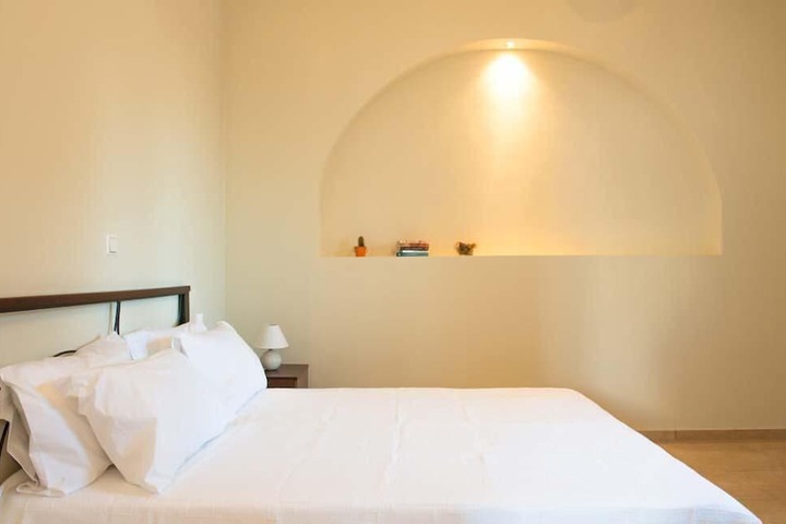 Room 4 of 97