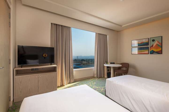 Room 15 of 95