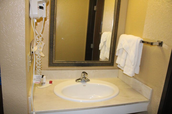 Room 27 of 62