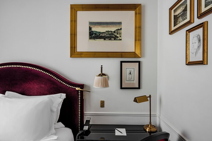 Room 13 of 38