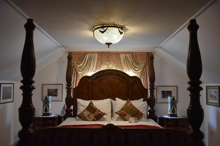 Room 18 of 31