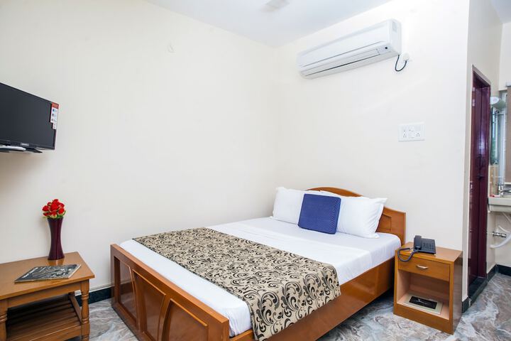 Room 9 of 36