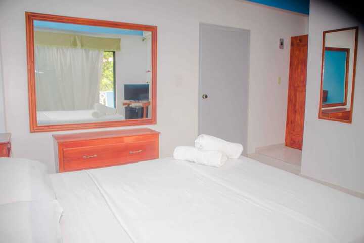 Room 6 of 51