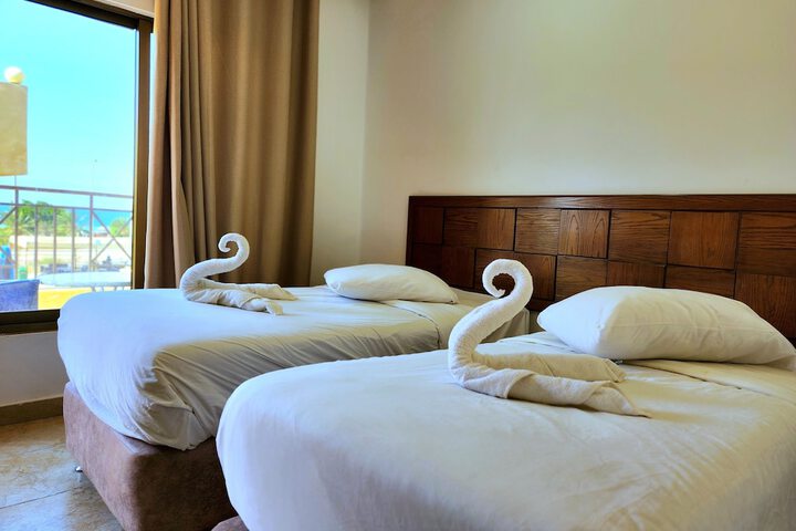 Room 8 of 35