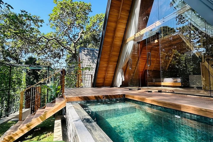 Pool 18 of 26