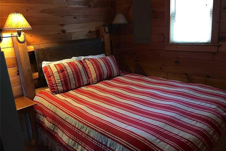 Room 5 of 19